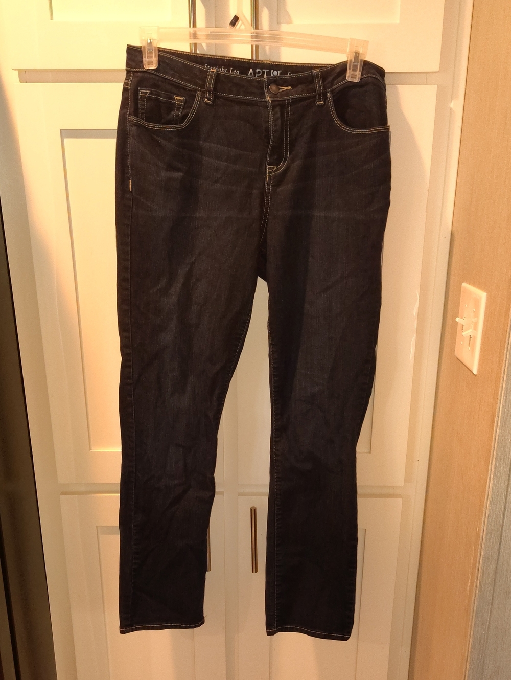 Apt. 9 Women's Dark Blue Straight Leg Jeans